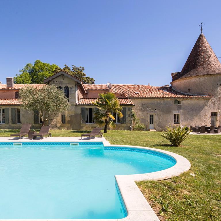Chateau De Puyrigaud Bed and Breakfast Léoville Εξωτερικό φωτογραφία