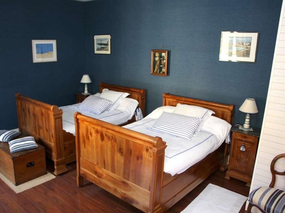 Chateau De Puyrigaud Bed and Breakfast Léoville Εξωτερικό φωτογραφία