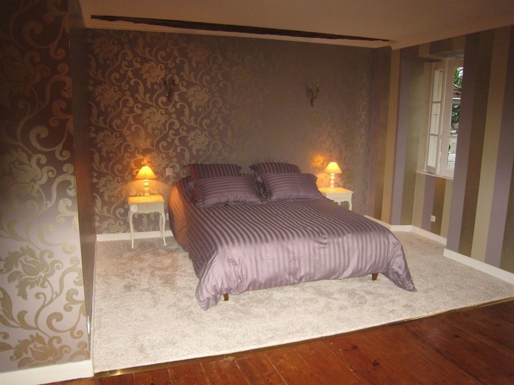 Chateau De Puyrigaud Bed and Breakfast Léoville Εξωτερικό φωτογραφία