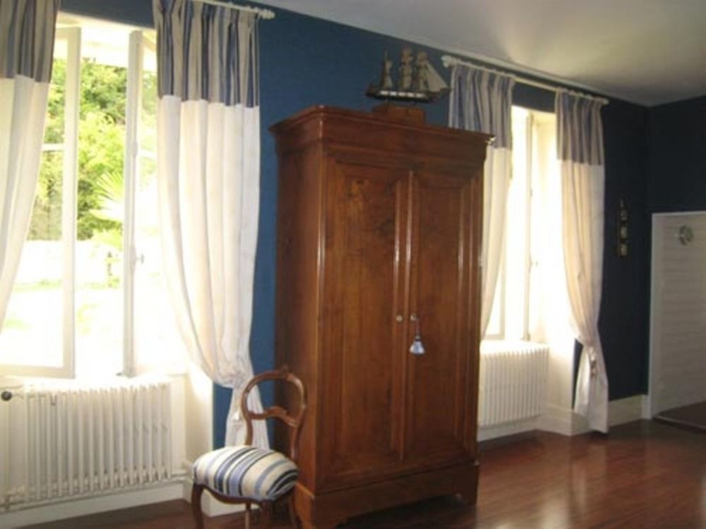 Chateau De Puyrigaud Bed and Breakfast Léoville Εξωτερικό φωτογραφία