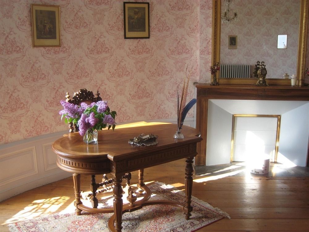 Chateau De Puyrigaud Bed and Breakfast Léoville Εξωτερικό φωτογραφία